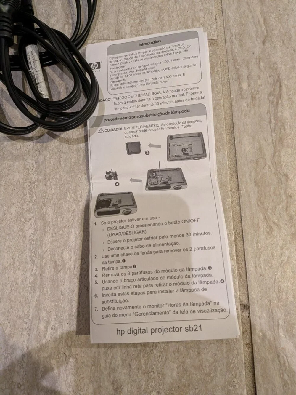 HP Digital Projector sb21 SVGA Portable Projector with remote and cables